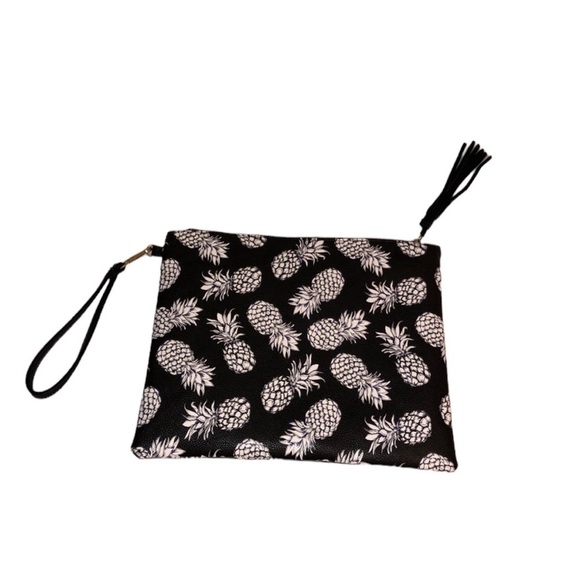 ‼️ CUTE 3 AM FOREVER BEACH CLUTCH ‼️ - Picture 1 of 6